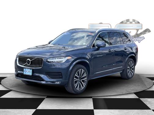 2022 Volvo XC90 Momentum