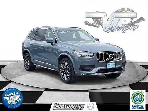 2022 Volvo XC90 Momentum