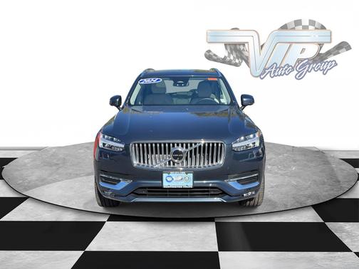 2024 Volvo XC90 Plus Bright Theme