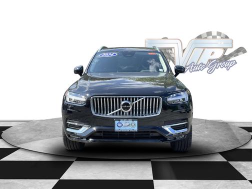 2024 Volvo XC90 Plus Bright Theme