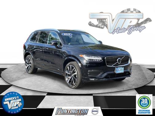 2022 Volvo XC90 Momentum