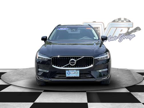 2022 Volvo XC60 Momentum
