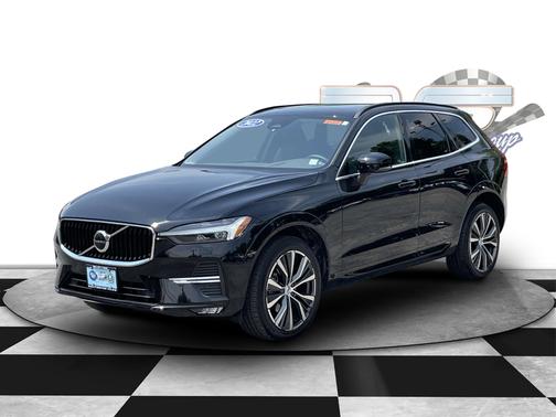 2022 Volvo XC60 Momentum