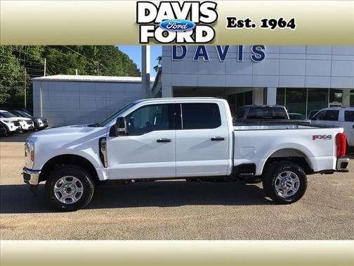 Oxford White 2026 Ford F-250 XLT