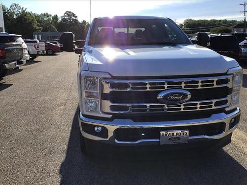 Oxford White 2026 Ford F-250 XLT