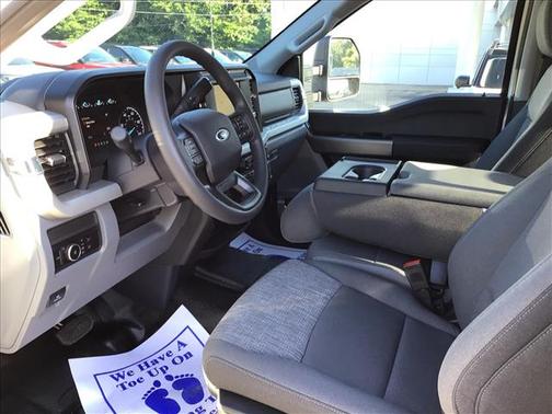 Oxford White 2026 Ford F-250 XLT