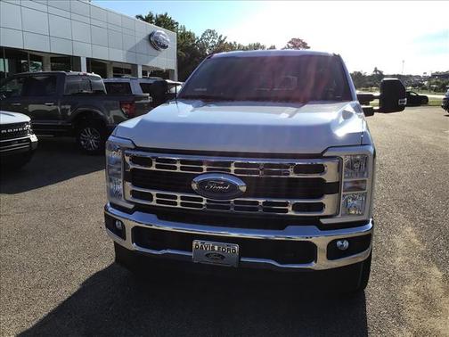 Oxford White 2026 Ford F-250 XLT