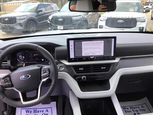 Space White Metallic 2026 Ford Explorer Platinum