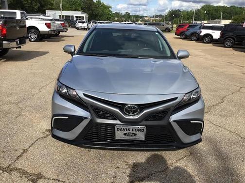 Silver 2024 Toyota Camry SE