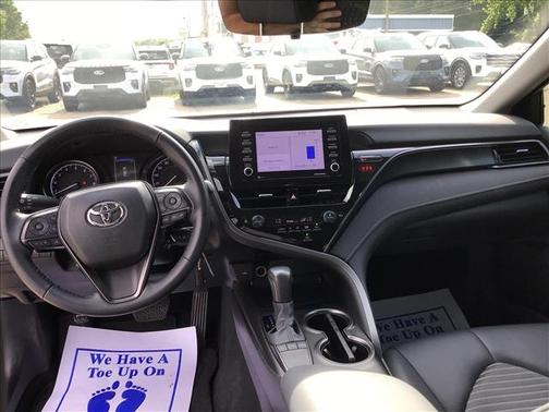 Silver 2024 Toyota Camry SE