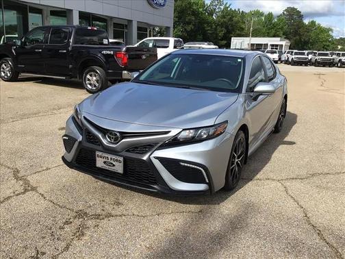 Silver 2024 Toyota Camry SE