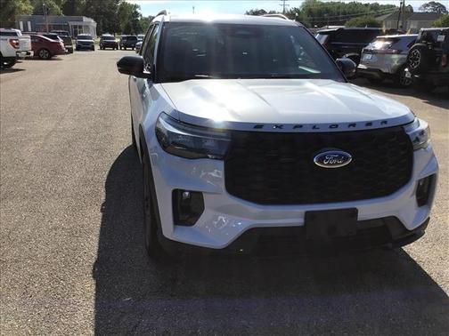 Space White Metallic 2026 Ford Explorer ST-Line