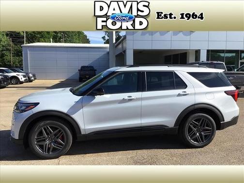 Space White Metallic 2026 Ford Explorer ST-Line