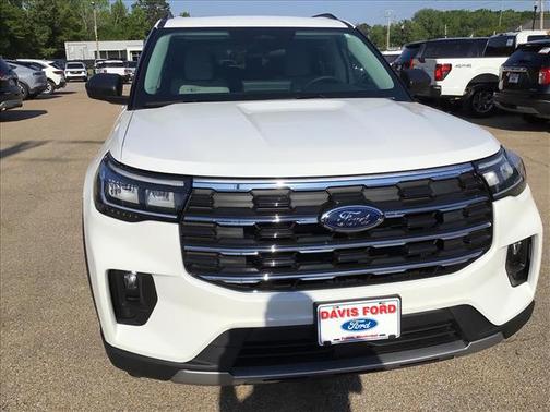 Star White 2026 Ford Explorer Active