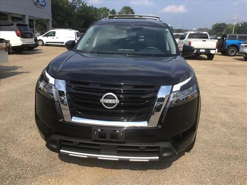 Black 2024 Nissan Pathfinder SL