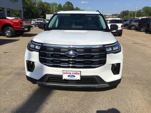 Star White 2026 Ford Explorer Active