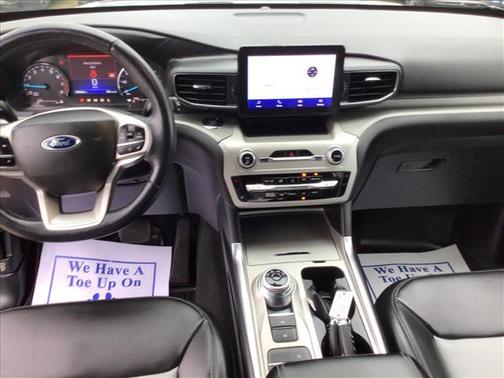 Iconic Silver Metallic 2022 Ford Explorer XLT