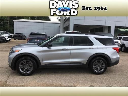 Iconic Silver Metallic 2022 Ford Explorer XLT
