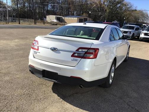 2016 Ford Taurus SEL
