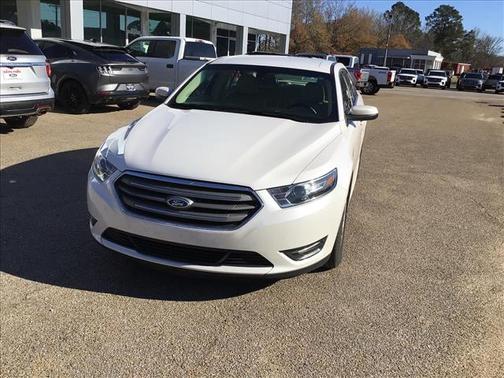 2016 Ford Taurus SEL