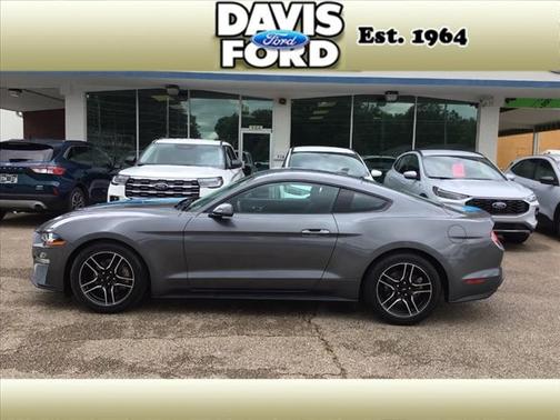 2022 Ford Mustang EcoBoost