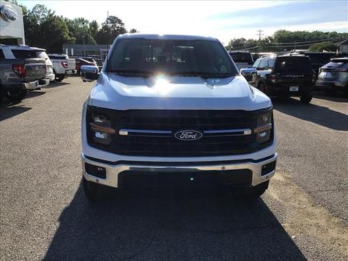 Oxford White Clearcoat 2026 Ford F-150 XLT