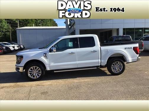 Oxford White Clearcoat 2026 Ford F-150 XLT