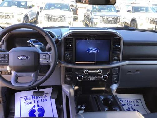 Oxford White Clearcoat 2026 Ford F-150 XLT