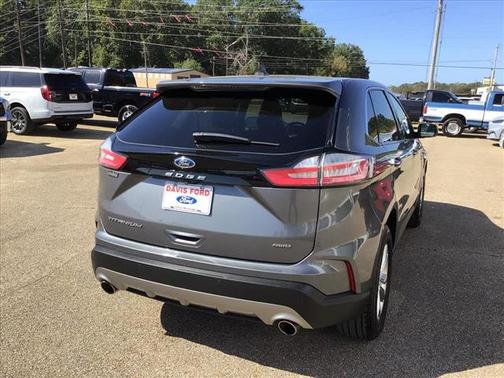 2022 Ford Edge Titanium
