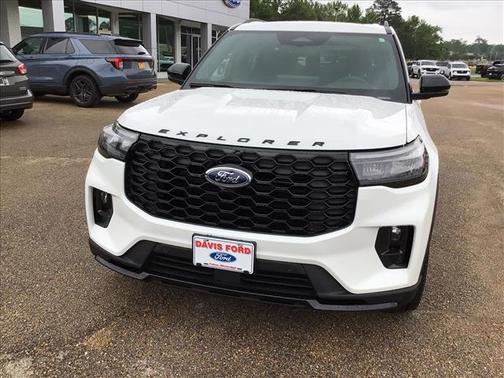 Star White 2026 Ford Explorer ST-Line