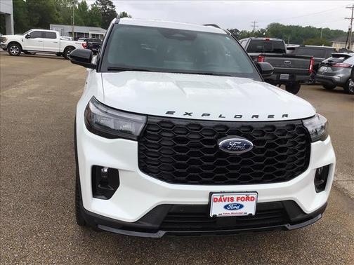 Star White 2026 Ford Explorer ST-Line
