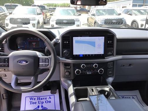 Oxford White Clearcoat 2026 Ford F-150 XLT