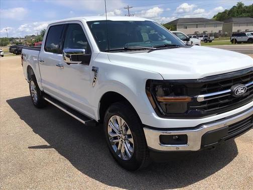 Oxford White Clearcoat 2026 Ford F-150 XLT