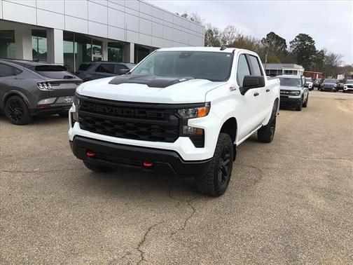 2023 Chevrolet Silverado 1500 Custom Trail Boss