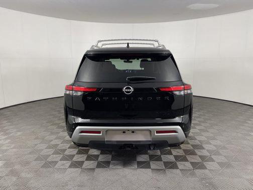 2023 Nissan Pathfinder Platinum 4WD