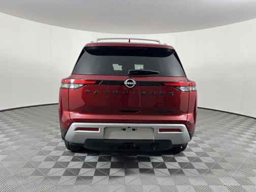 2025 Nissan Pathfinder SL 4WD