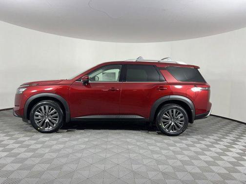2025 Nissan Pathfinder SL 4WD