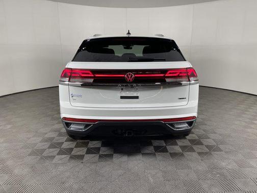 2025 Volkswagen Atlas Cross Sport 2.0T SE w/Technology 4MOTION