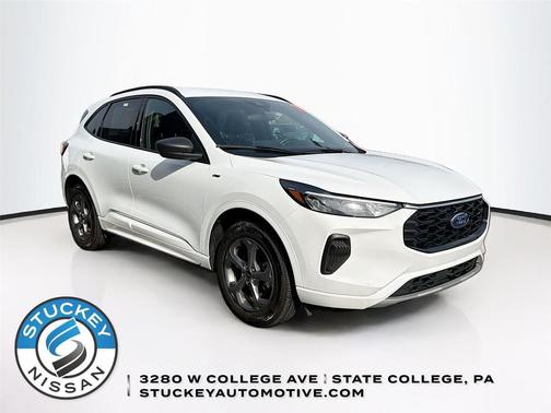 Oxford White 2023 Ford Escape ST-Line