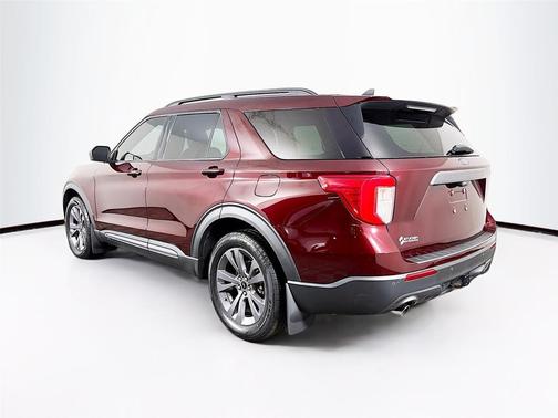 Burgundy Velvet Metallic Tinted Clearcoat 2022 Ford Explorer XLT