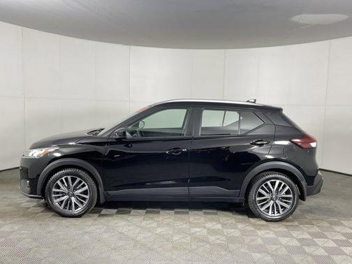 2022 Nissan Kicks SV