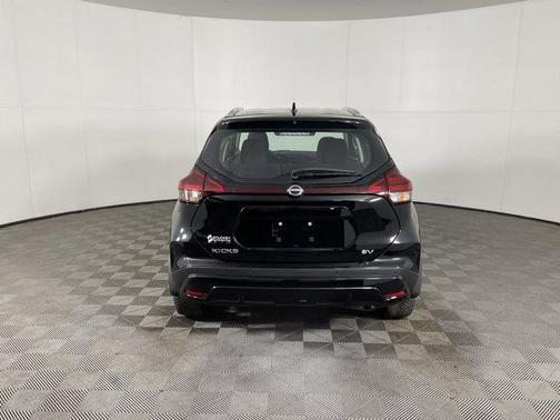 2022 Nissan Kicks SV