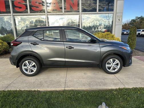 2025 Nissan Kicks S