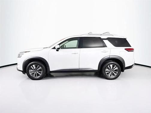 Everest White Pearl Tricoat 2025 Nissan Pathfinder SL 4WD