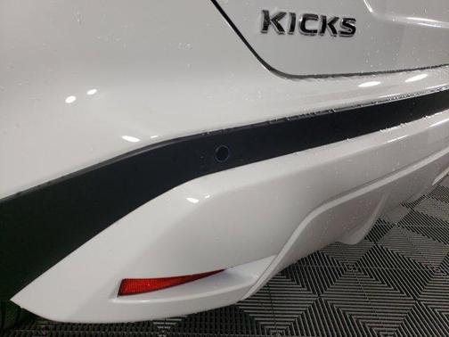 2025 Nissan Kicks S
