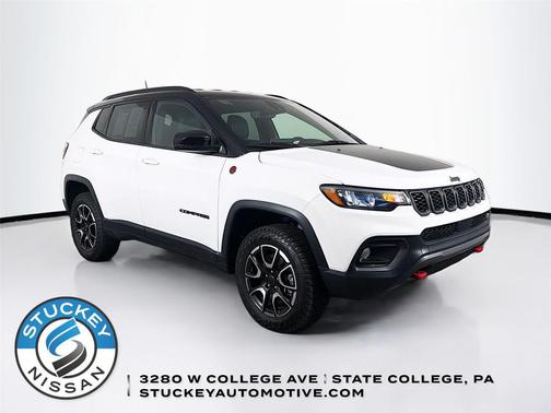 Bright White Clearcoat 2025 Jeep Compass Trailhawk