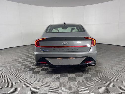 2022 Hyundai SONATA SEL