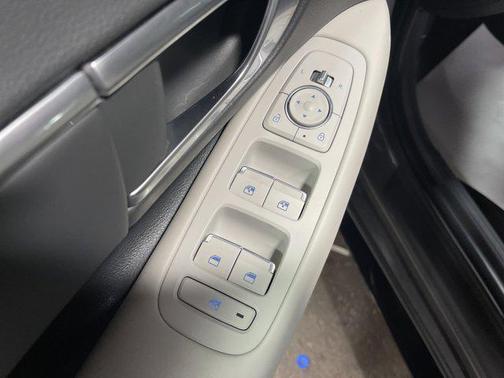 2022 Hyundai SONATA SEL