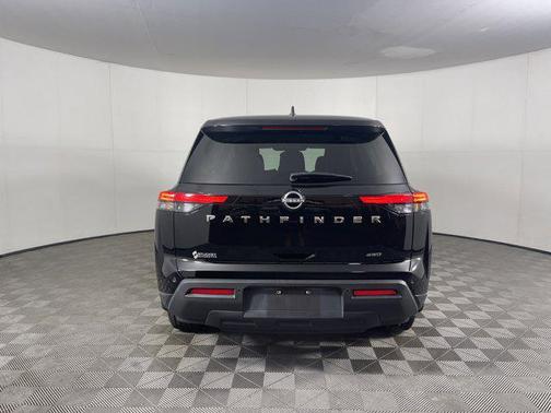 2023 Nissan Pathfinder S 4WD