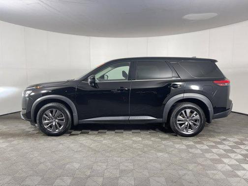 2023 Nissan Pathfinder S 4WD